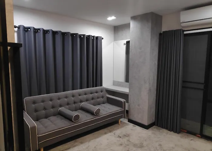 Inn Ratch66 Huai Khwang Mrt