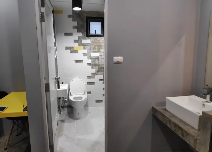 Inn Ratch66 Huai Khwang Mrt Bangkok