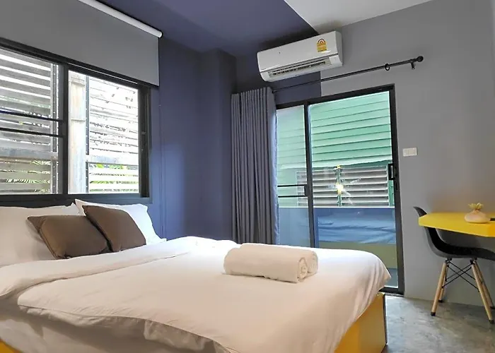 Zajazd Ratch66 Huai Khwang Mrt Bangkok